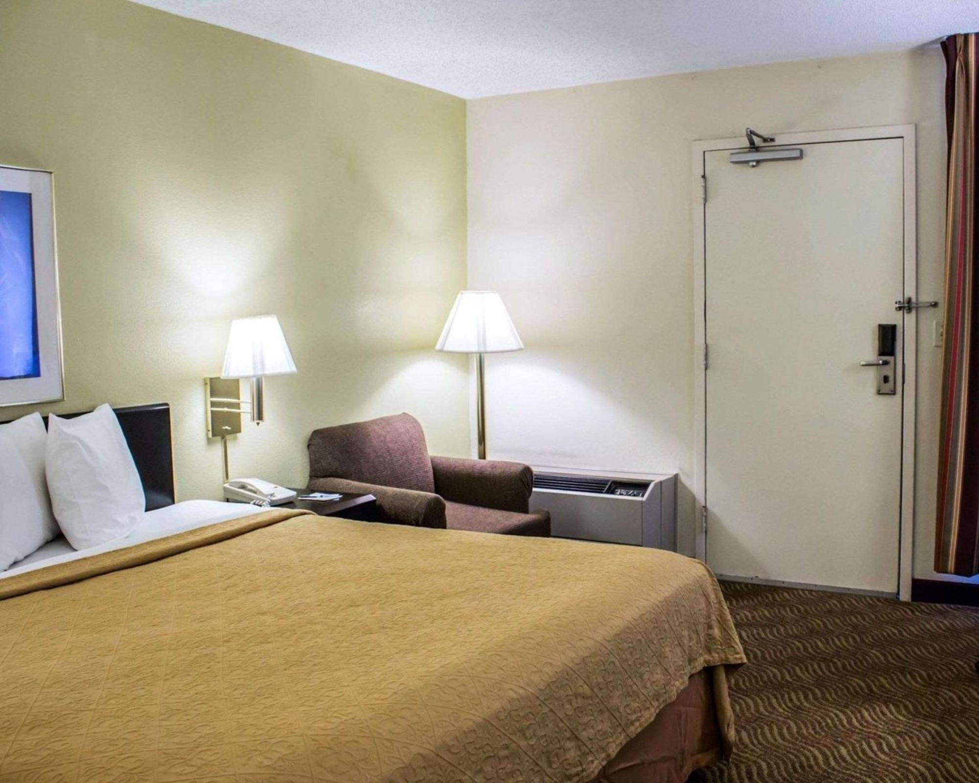Quality Inn Rocky Mount Exterior foto
